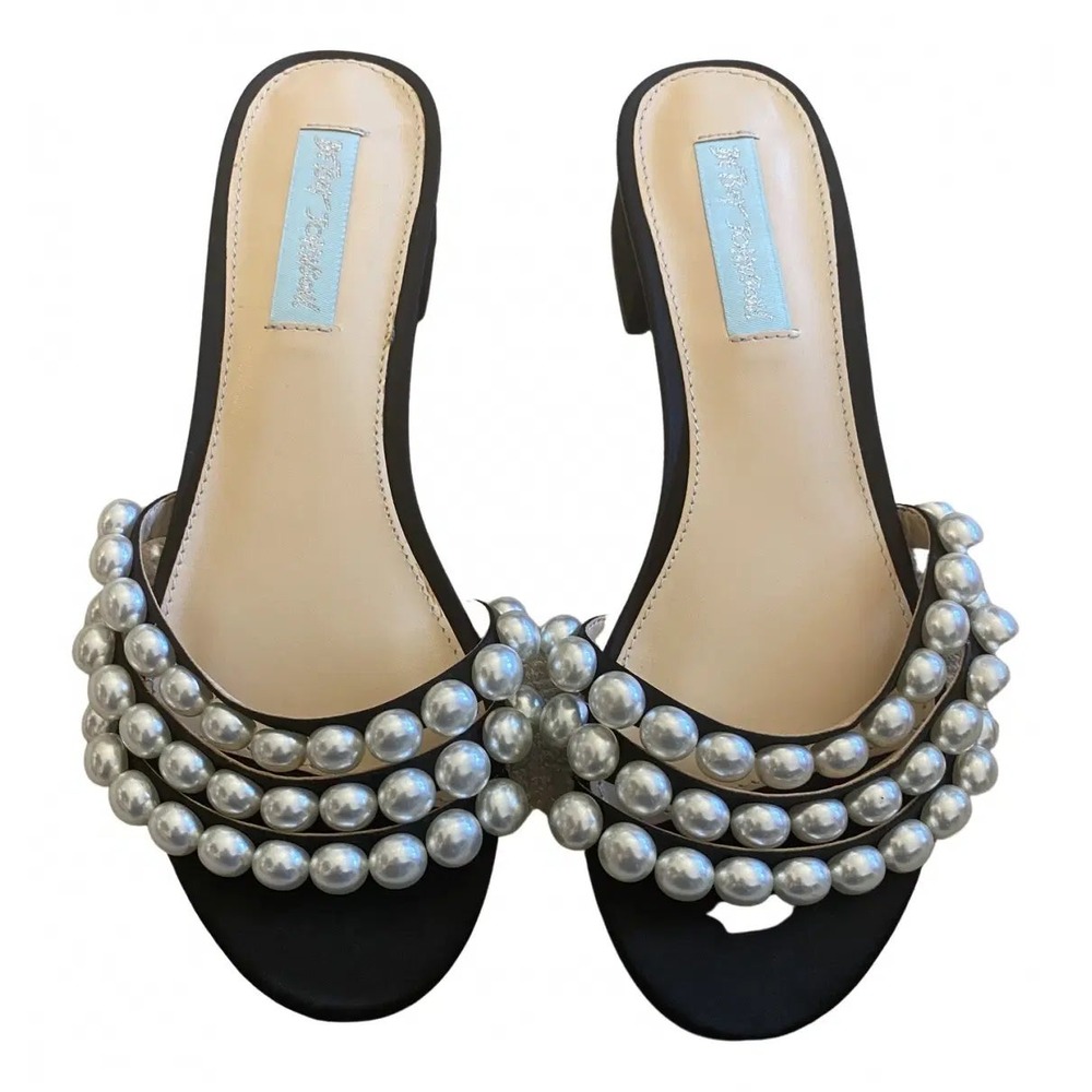 Betsey Johnson SB Dara Pearl Embellished Block Heel Sandals Slippers Black 6M